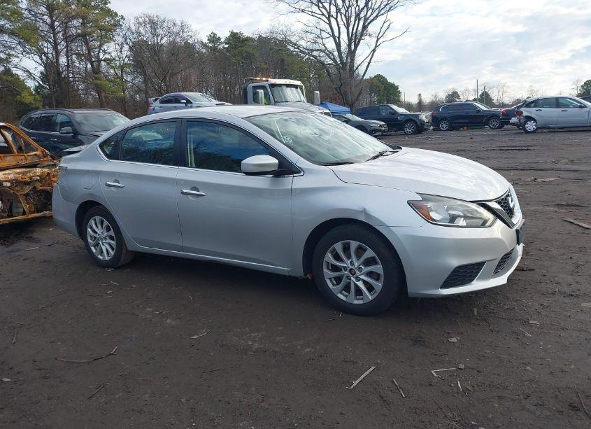 Photo 13 of 2018 Nissan Sentra SV (VIN 3N1AB7AP4JL623454)