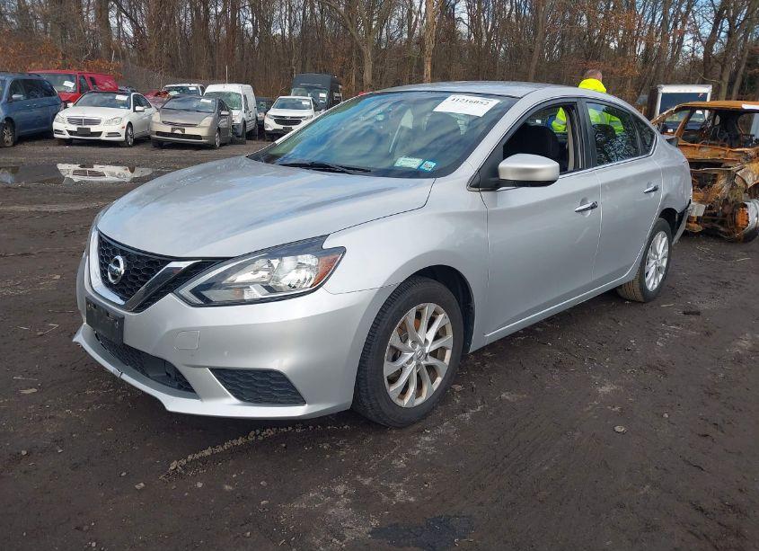 Photo 2 of 2018 Nissan Sentra SV (VIN 3N1AB7AP4JL623454)