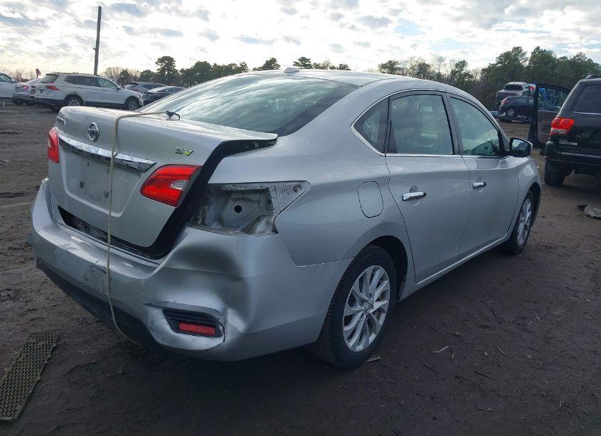 Photo 4 of 2018 Nissan Sentra SV (VIN 3N1AB7AP4JL623454)