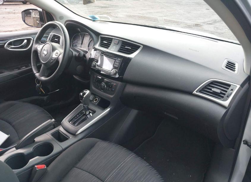 Photo 5 of 2018 Nissan Sentra SV (VIN 3N1AB7AP4JL623454)