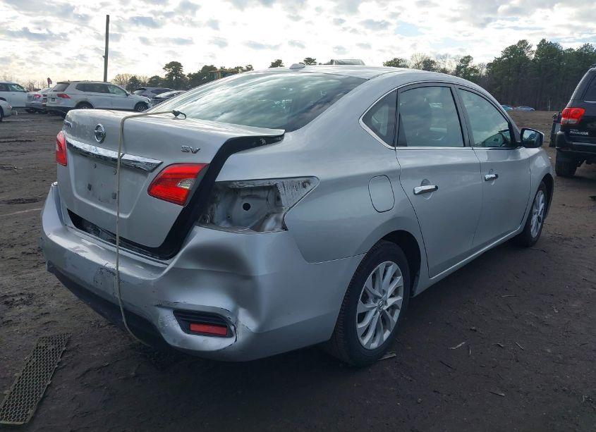 Photo 6 of 2018 Nissan Sentra SV (VIN 3N1AB7AP4JL623454)