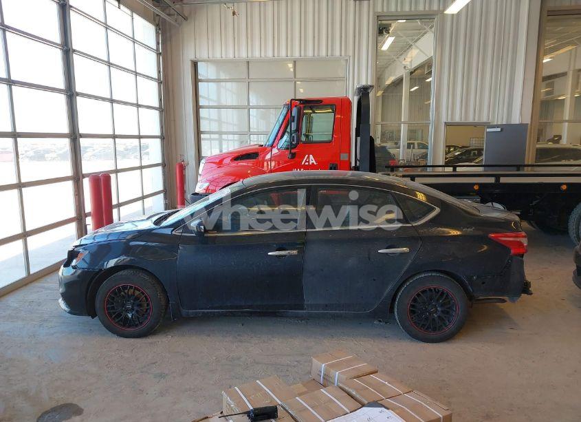 Photo 14 of 2018 Nissan Sentra SV (VIN 3N1AB7AP4JL631859)