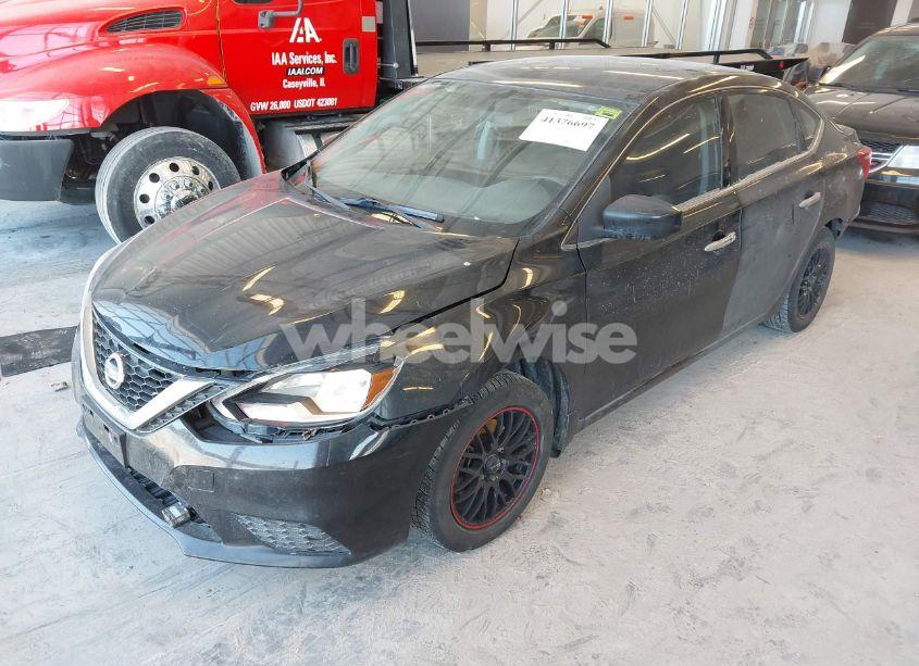 Photo 2 of 2018 Nissan Sentra SV (VIN 3N1AB7AP4JL631859)