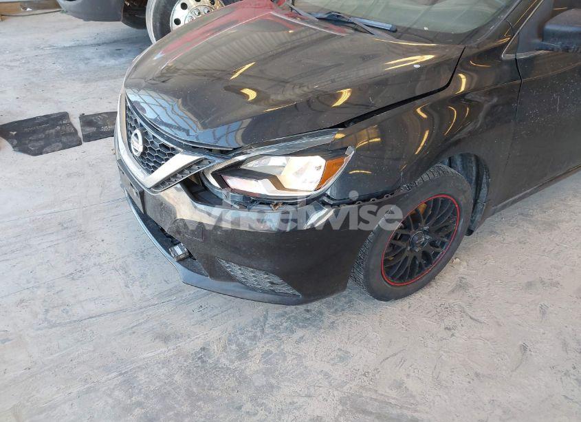 Photo 6 of 2018 Nissan Sentra SV (VIN 3N1AB7AP4JL631859)