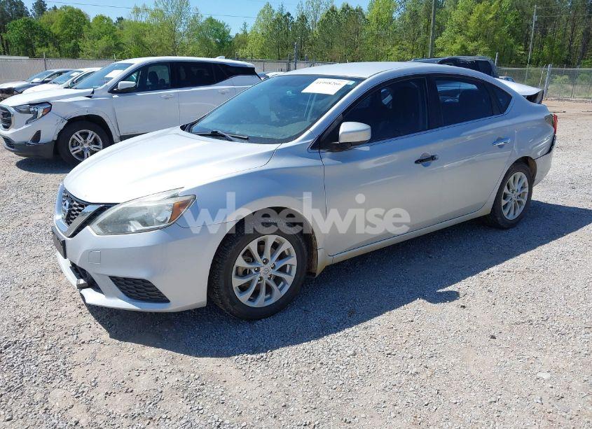 Photo 2 of 2018 Nissan Sentra SV (VIN 3N1AB7AP4JL649357)
