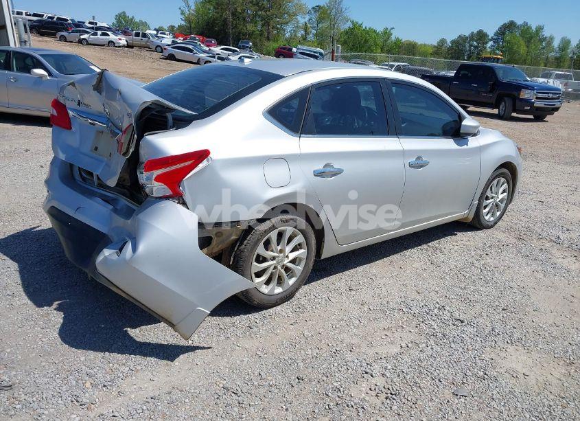 Photo 4 of 2018 Nissan Sentra SV (VIN 3N1AB7AP4JL649357)