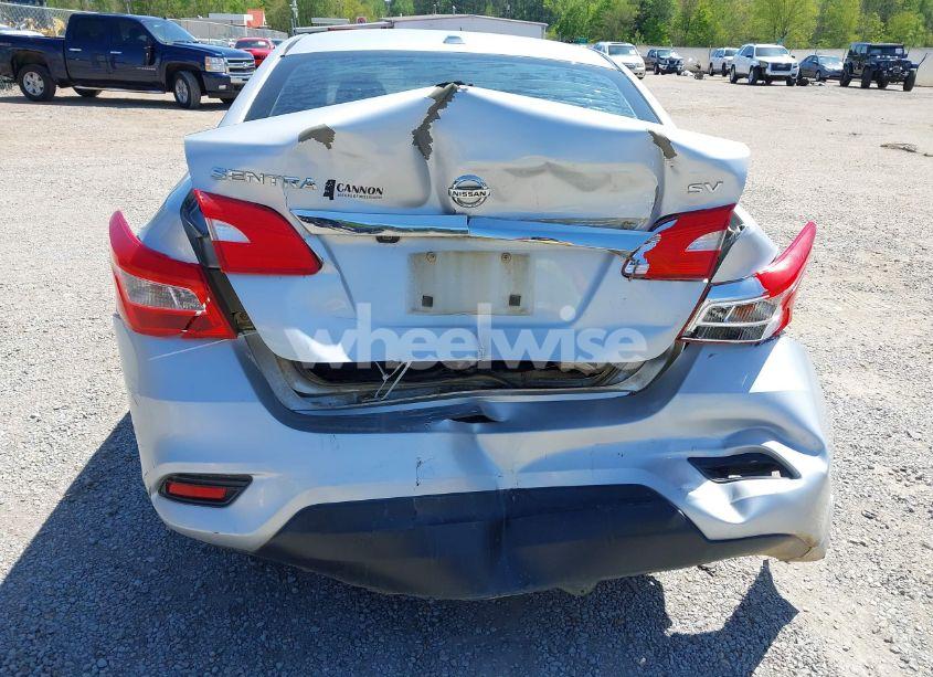 Photo 6 of 2018 Nissan Sentra SV (VIN 3N1AB7AP4JL649357)