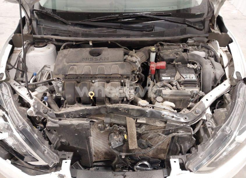 Photo 10 of 2018 Nissan Sentra SV (VIN 3N1AB7AP4JL658981)