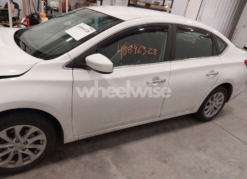Photo 15 of 2018 Nissan Sentra SV (VIN 3N1AB7AP4JL658981)