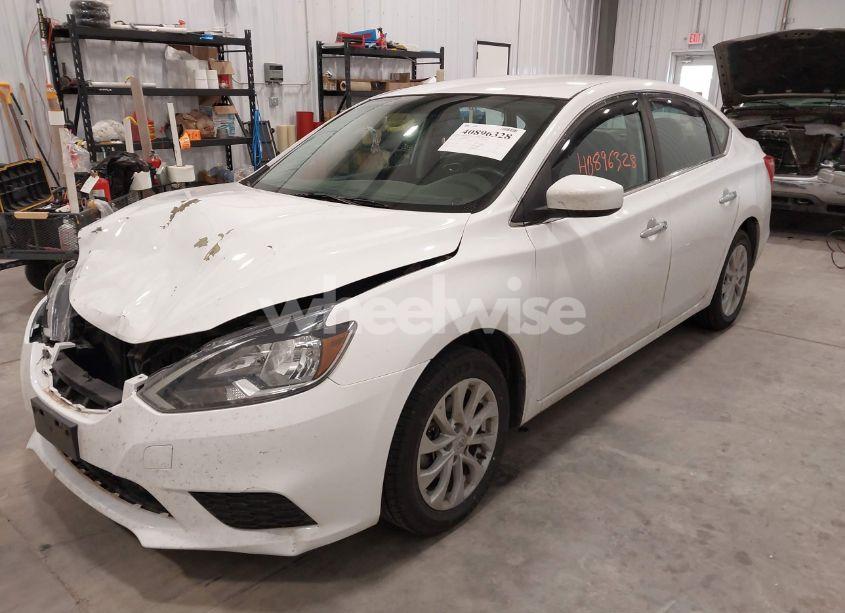 Photo 2 of 2018 Nissan Sentra SV (VIN 3N1AB7AP4JL658981)