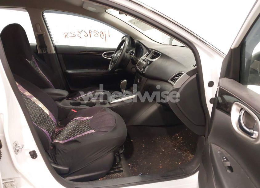 Photo 5 of 2018 Nissan Sentra SV (VIN 3N1AB7AP4JL658981)