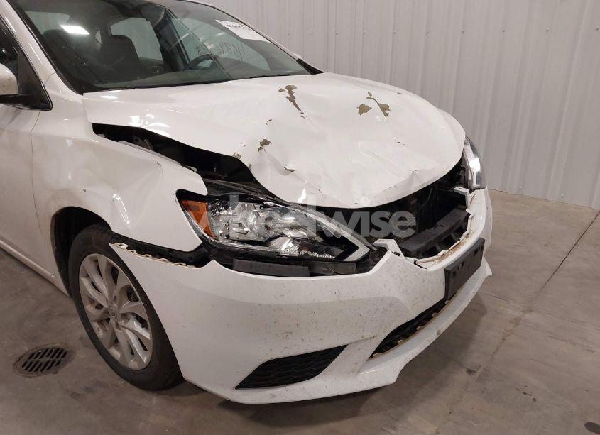 Photo 6 of 2018 Nissan Sentra SV (VIN 3N1AB7AP4JL658981)