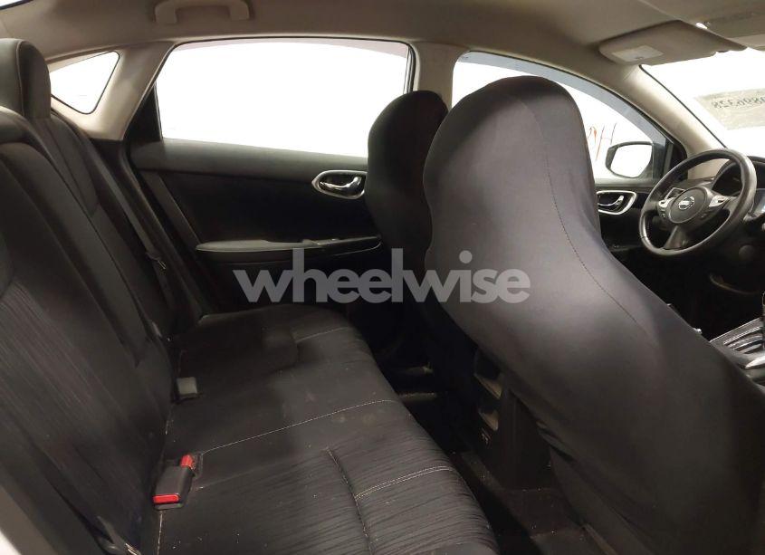 Photo 8 of 2018 Nissan Sentra SV (VIN 3N1AB7AP4JL658981)