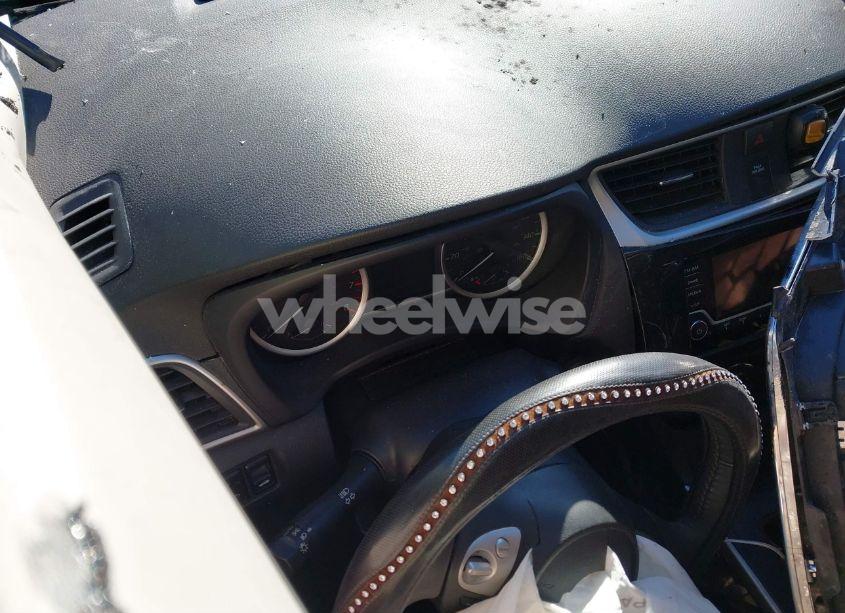 Photo 7 of 2018 Nissan Sentra SV (VIN 3N1AB7AP4JY214910)