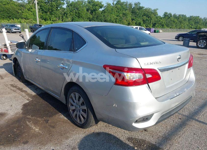 Photo 3 of 2018 Nissan Sentra S (VIN 3N1AB7AP4JY247924)