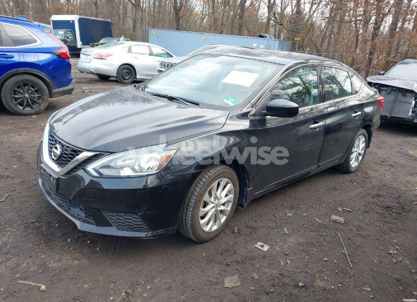 Photo 2 of 2018 Nissan Sentra SV (VIN 3N1AB7AP4JY261032)