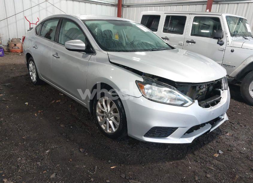 2018 Nissan Sentra SV (VIN 3N1AB7AP4JY262861) main photo