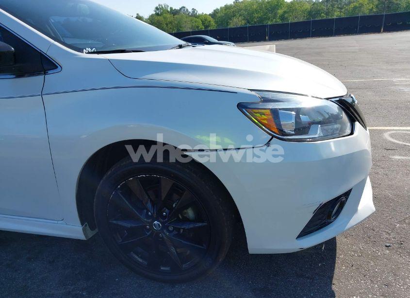 Photo 12 of 2018 Nissan Sentra SR (VIN 3N1AB7AP4JY268336)