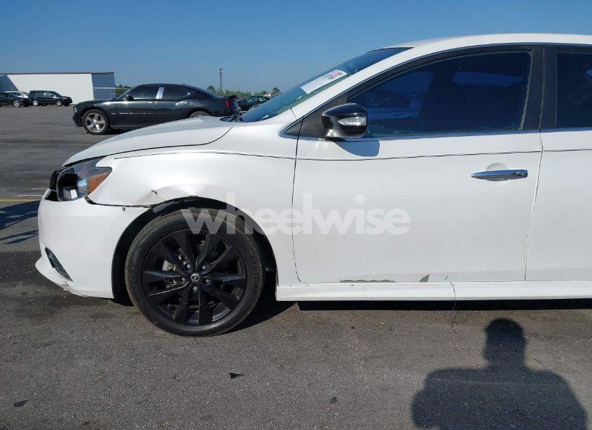 Photo 15 of 2018 Nissan Sentra SR (VIN 3N1AB7AP4JY268336)