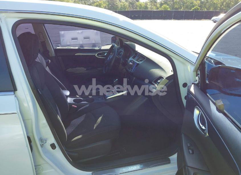 Photo 5 of 2018 Nissan Sentra SR (VIN 3N1AB7AP4JY268336)