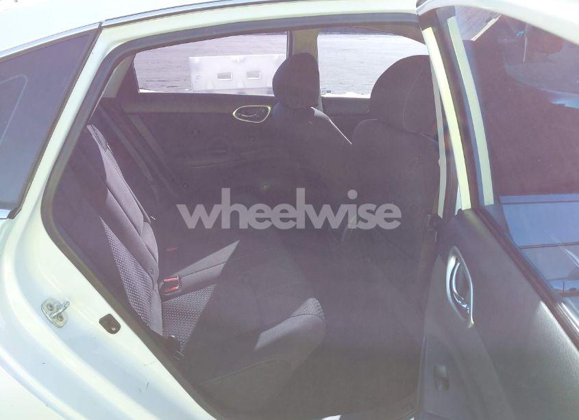 Photo 8 of 2018 Nissan Sentra SR (VIN 3N1AB7AP4JY268336)