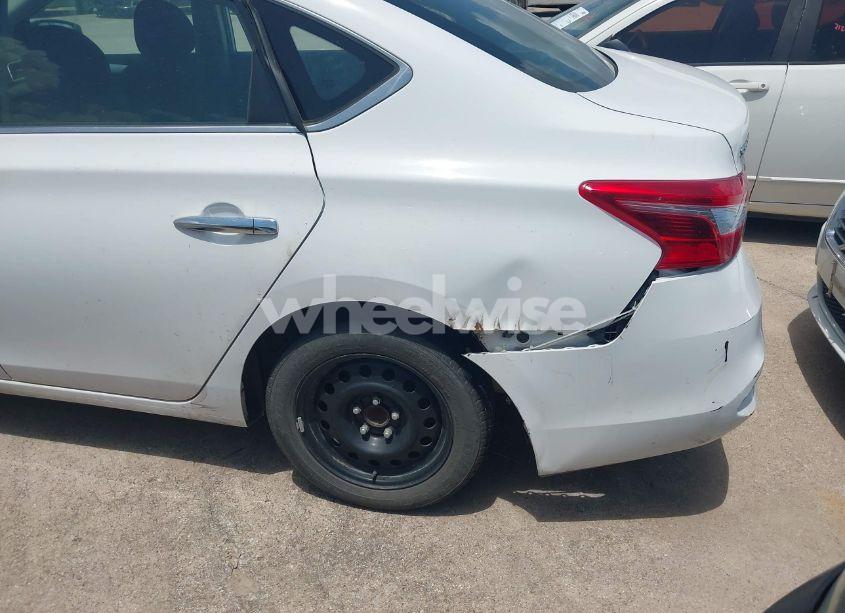 Photo 6 of 2018 Nissan Sentra S (VIN 3N1AB7AP4JY274850)