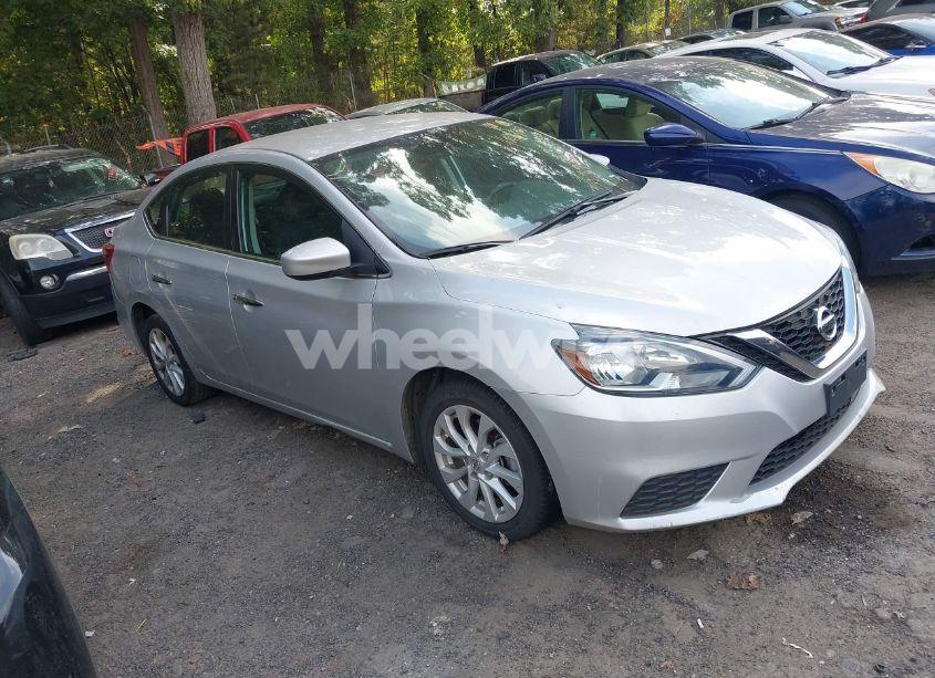2018 Nissan Sentra SV (VIN 3N1AB7AP4JY279367) main photo