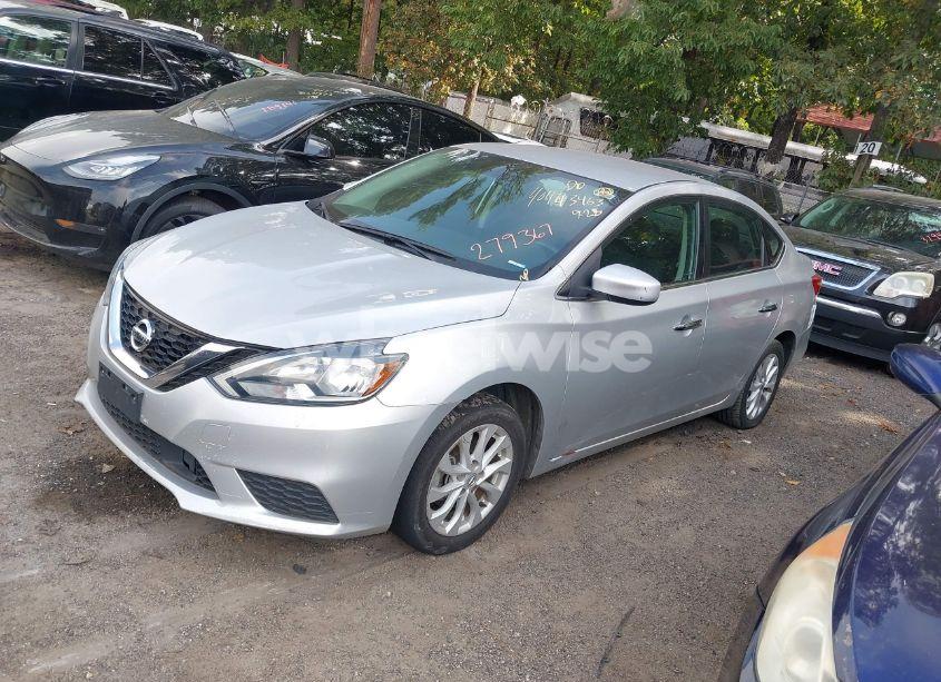 Photo 2 of 2018 Nissan Sentra SV (VIN 3N1AB7AP4JY279367)