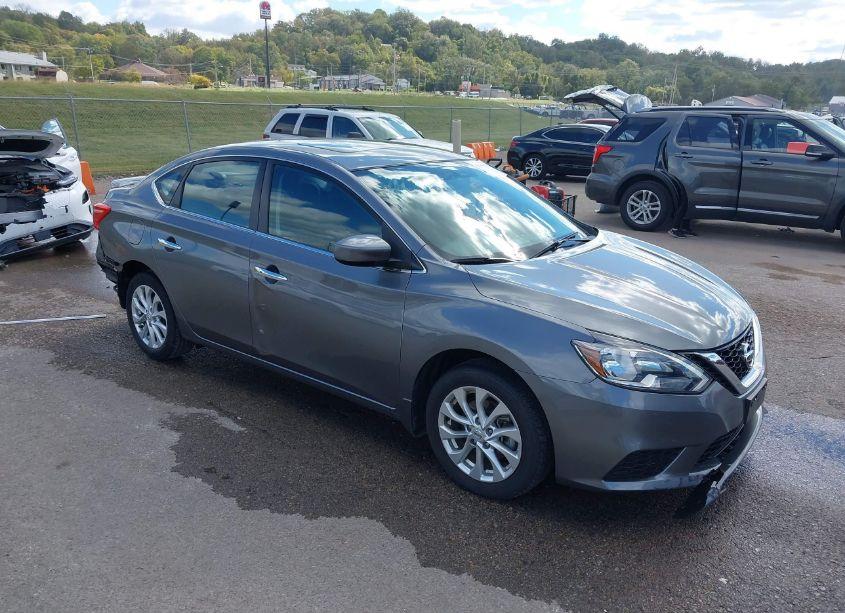 2018 Nissan Sentra SV (VIN 3N1AB7AP4JY287730) main photo