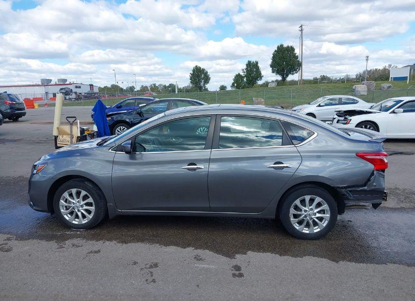 Photo 14 of 2018 Nissan Sentra SV (VIN 3N1AB7AP4JY287730)