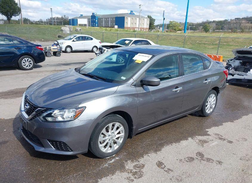 Photo 2 of 2018 Nissan Sentra SV (VIN 3N1AB7AP4JY287730)
