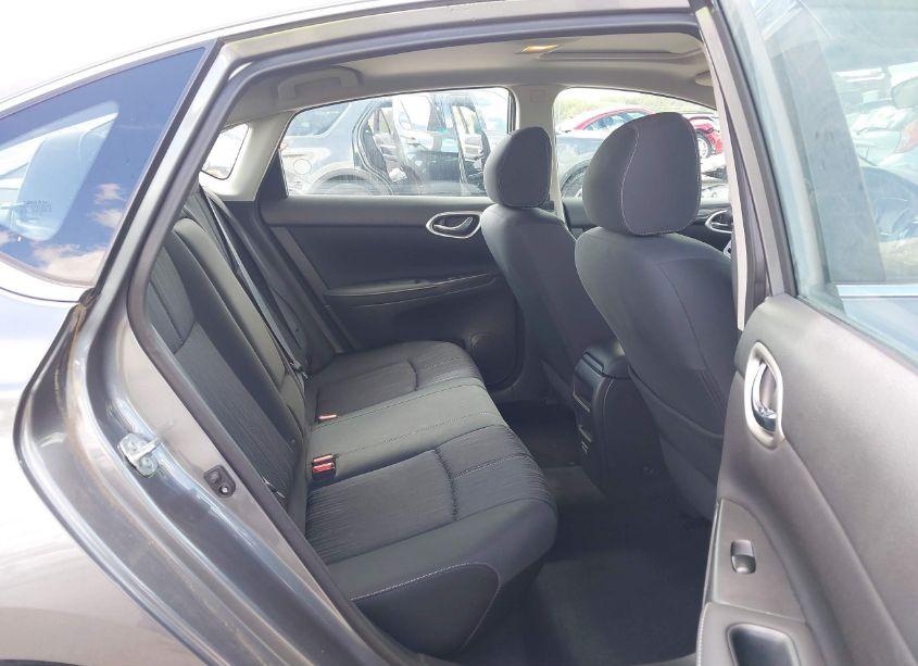 Photo 8 of 2018 Nissan Sentra SV (VIN 3N1AB7AP4JY287730)