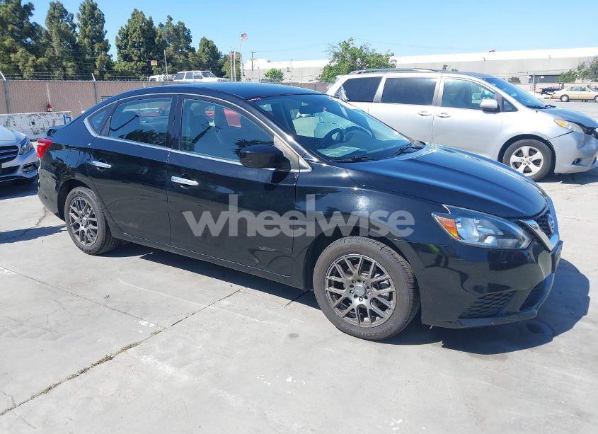 2018 Nissan Sentra S (VIN 3N1AB7AP4JY305904) main photo