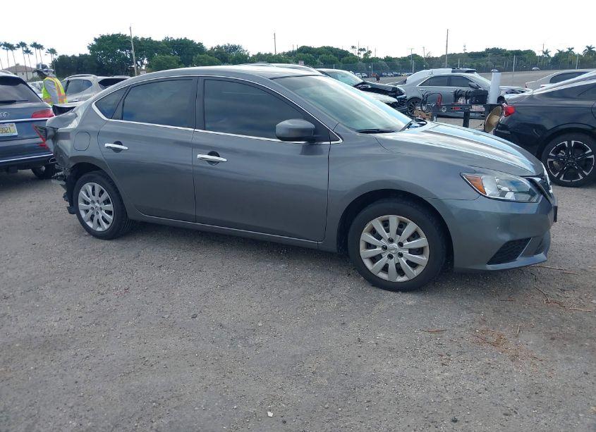 2018 Nissan Sentra S (VIN 3N1AB7AP4JY309841) main photo