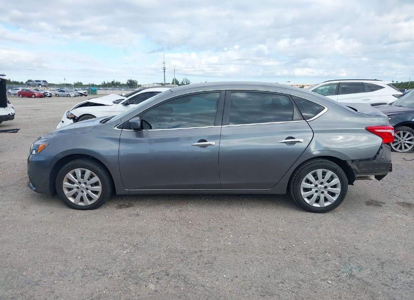 Photo 14 of 2018 Nissan Sentra S (VIN 3N1AB7AP4JY309841)