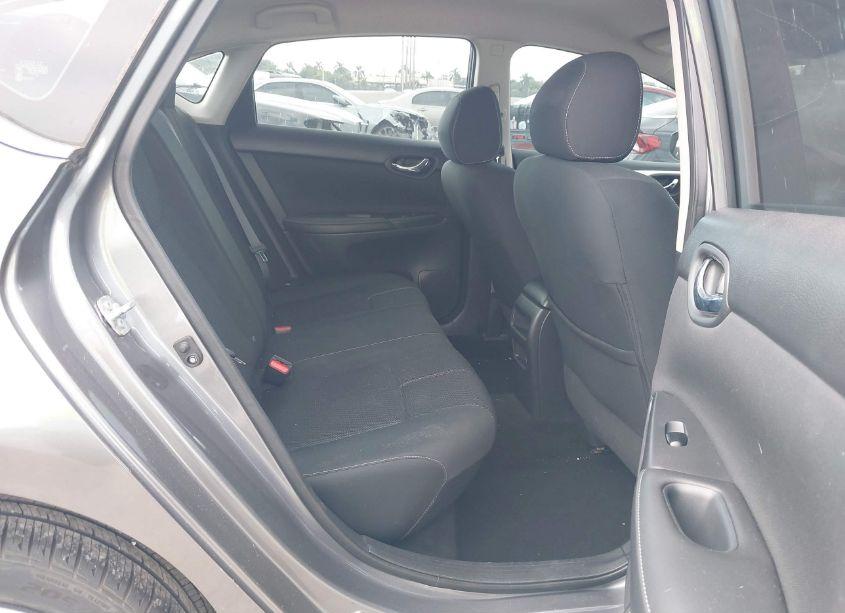 Photo 8 of 2018 Nissan Sentra S (VIN 3N1AB7AP4JY309841)