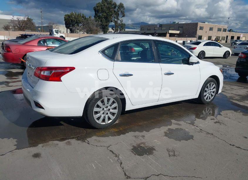 Photo 4 of 2018 Nissan Sentra S (VIN 3N1AB7AP4JY327806)
