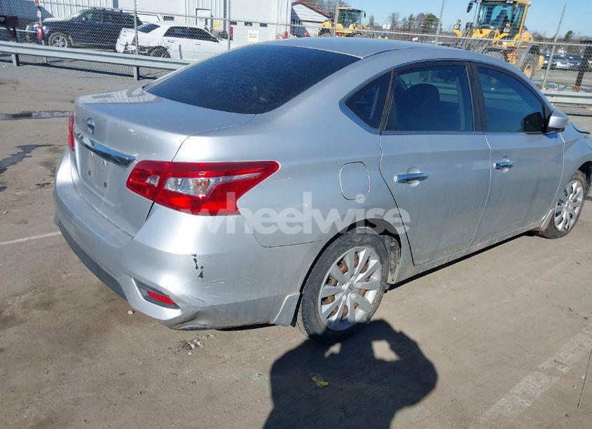 Photo 4 of 2018 Nissan Sentra S (VIN 3N1AB7AP4JY348798)