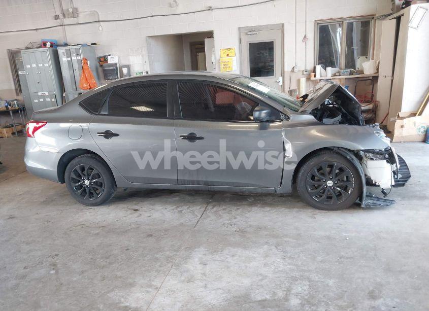 Photo 13 of 2019 Nissan Sentra SV (VIN 3N1AB7AP4KL625982)