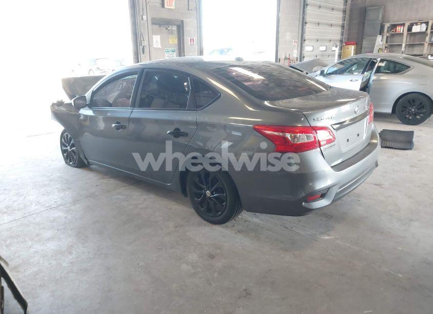 Photo 3 of 2019 Nissan Sentra SV (VIN 3N1AB7AP4KL625982)