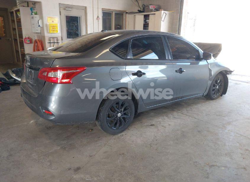 Photo 4 of 2019 Nissan Sentra SV (VIN 3N1AB7AP4KL625982)