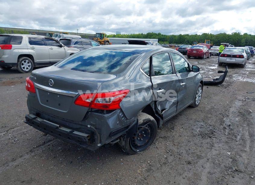 Photo 4 of 2019 Nissan Sentra S (VIN 3N1AB7AP4KY206808)