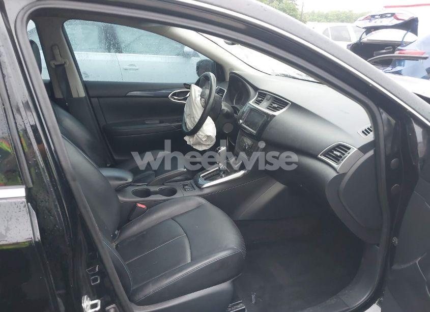 Photo 5 of 2019 Nissan Sentra SR (VIN 3N1AB7AP4KY222992)