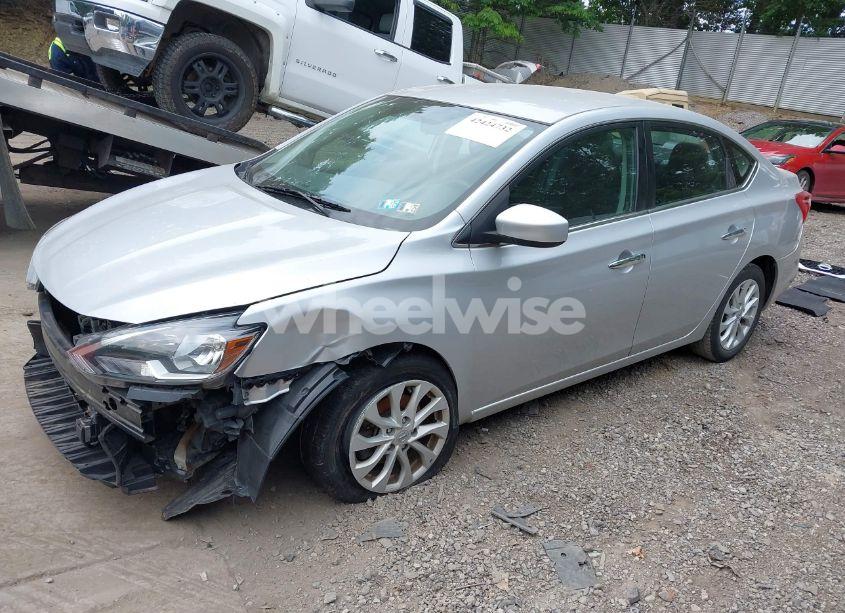 Photo 2 of 2019 Nissan Sentra SV (VIN 3N1AB7AP4KY229179)