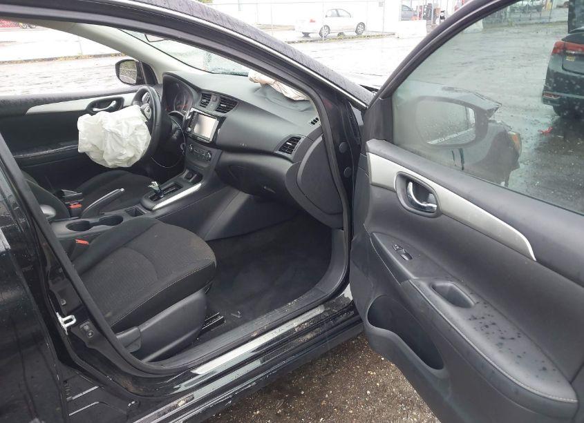 Photo 5 of 2019 Nissan Sentra S (VIN 3N1AB7AP4KY249576)