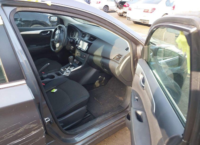 Photo 5 of 2019 Nissan Sentra S (VIN 3N1AB7AP4KY276406)