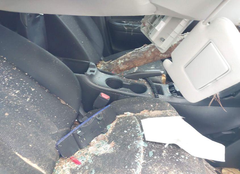 Photo 5 of 2019 Nissan Sentra S (VIN 3N1AB7AP4KY299877)