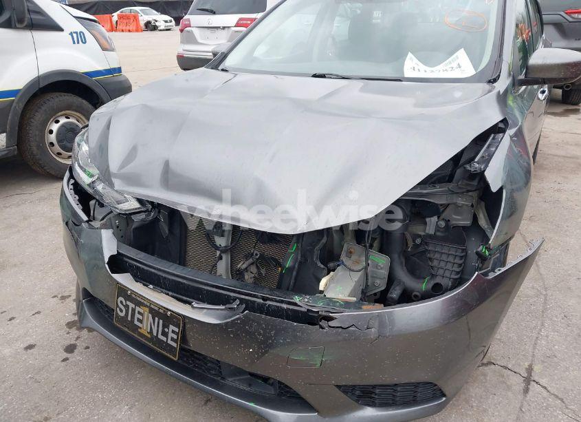 Photo 6 of 2019 Nissan Sentra SV (VIN 3N1AB7AP4KY301210)