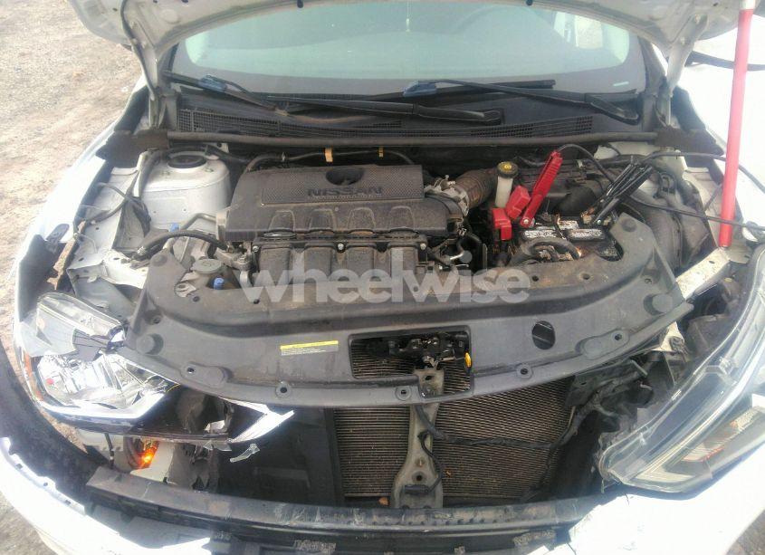 Photo 10 of 2019 Nissan Sentra SV (VIN 3N1AB7AP4KY311509)