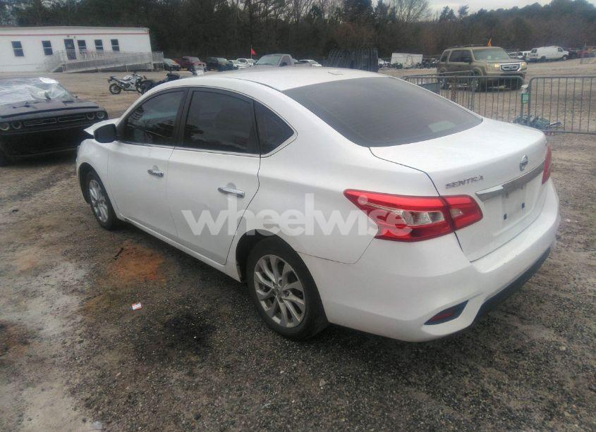 Photo 3 of 2019 Nissan Sentra SV (VIN 3N1AB7AP4KY311509)